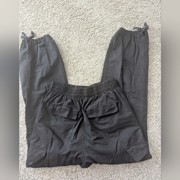 Urban Outfitters Black Cargo Pants - Picture 6 of 6
